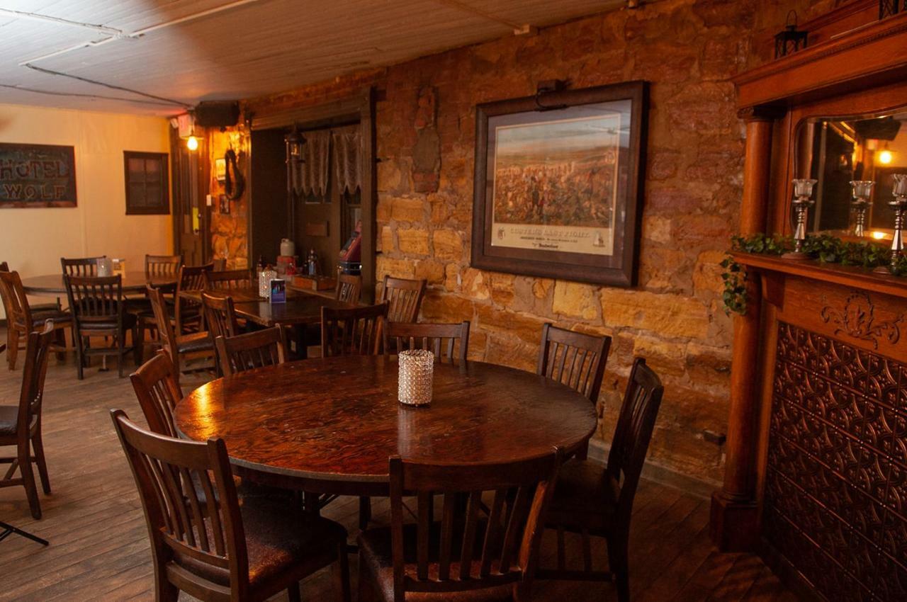The Historic Wolf Hotel Ellinwood 外观 照片